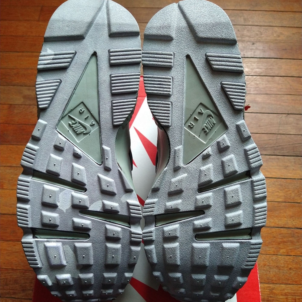 Nike - Picture 6 of 7